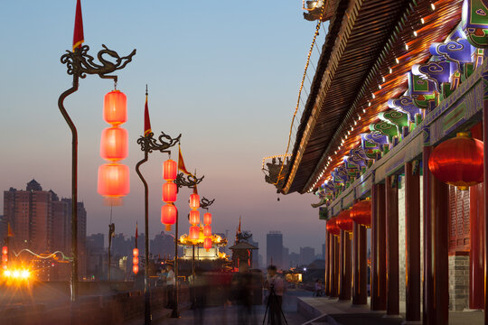 Sunset over the ancient city wall of Xi'an, Xi'an, Shaanxi, China
