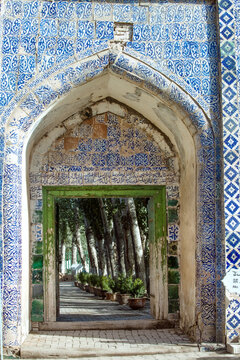 Entrance door to the Abakh Khoja mausoleum, Kashgar, Xinjiang, China