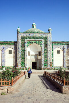 Woman approaching the Abakh Khoja mausoleum, Kashgar, Xinjiang, China