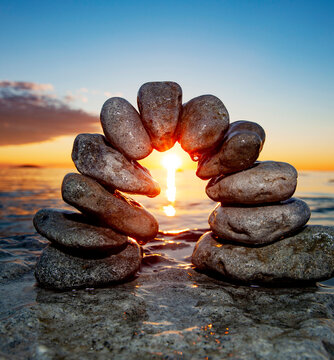 Steinbogen auf &Ouml;land bei Sonnenuntergang