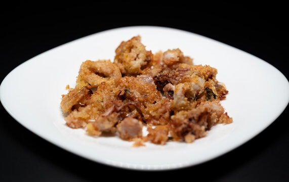 Tasty and light baked squid au gratin