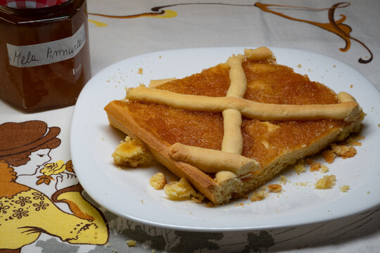 Tart with Annurca apple jam