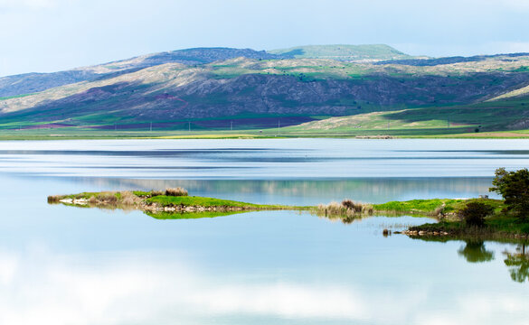 T&ouml;d&uuml;rge Lake in Zara, Sivas, is the province&rsquo;s largest natural lake, located between Hafik and Zara along the Sivas&ndash;Erzurum highway, surrounded by scenic steppe landscapes.