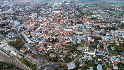 Obraz premium Aerial view around the old town of the city Kroneuburg in Austria on a cloudy autumn day