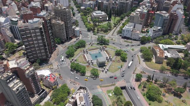 Vista de Plaza Espa&ntilde;a en C&oacute;rdoba Capital, emblem&aacute;tica rotonda urbana junto al Museo Caraffa, Palacio Ferreyra, Museo de Ciencias Naturales y Parque Sarmiento, turismo, arquitectura