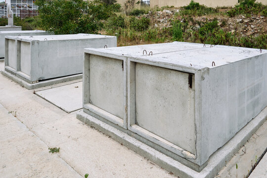 nouvelle tombe de cimeti&egrave;re vide en b&eacute;ton