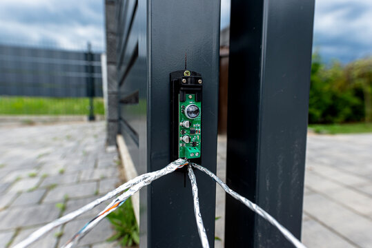 Photocell obstacle sensor detecting danger on automatic sliding gate