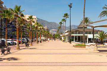 Słoneczna nadmorska promenada z palmami w Fuengirola na Costa del Sol  Hiszpania © Grzegorz Polak