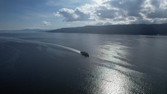 Waverley sailing up the Clyde