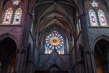 Obraz premium Explore the Historic Architecture and Stained Glass Windows in Quito Ecuador During the Day