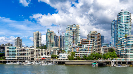 Obraz premium Summer journey through False Creek and Vancouver waterfront, British Columbia, Canada