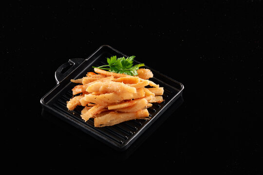 https://gemini.google.com/app/01a9471f4c49f97c?hl=ko#:~:text=Stir%2DFried%20Dried%20Squid%20Strips%20with%20Herb%20Garnish
