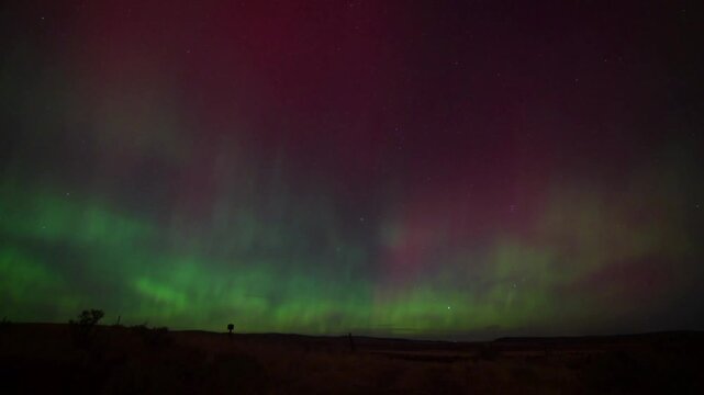Witness the breathtaking beauty of the stunning natural phenomenon of the Aurora Borealis (Northern Lights). 