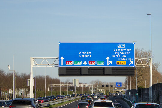 Niederlande, Rijksweg A12, Ausfahrt 7, Zoetermeer-Pijnacker, Berkel en Rodenrijs in Richtung Utrecht.
