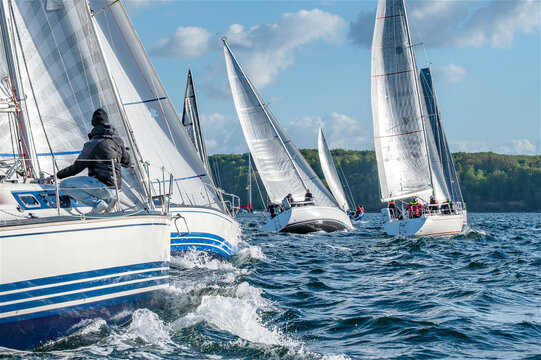 Regattastart von Segelyachten auf der Flensburger F&ouml;rde