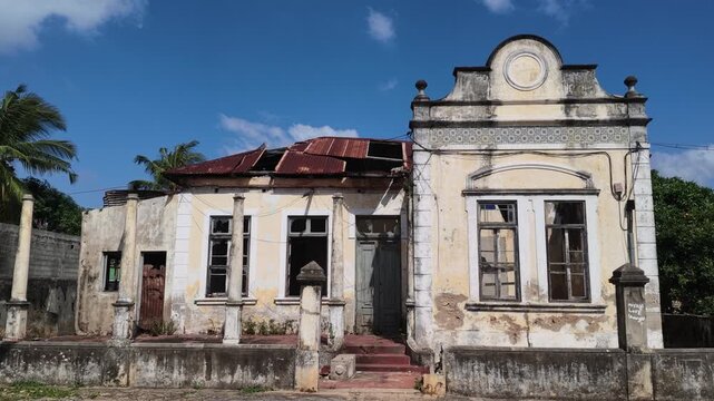 Old abandonned colonial portuguese house, Inhambane Province, Inhambane, Mozambique