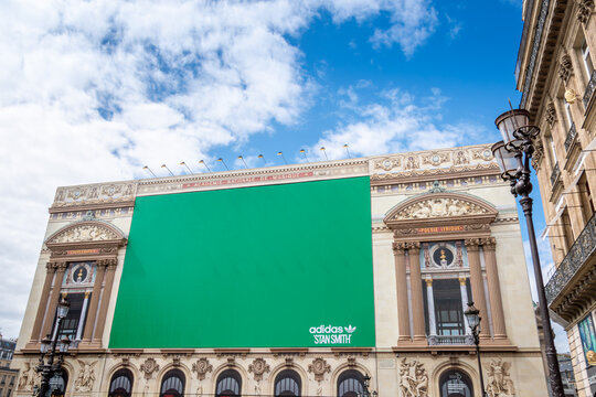 Paris, France - 5 juin 2026: Affiche publicitaire pour l'Adidas 'Stan Smith' sur la fa&ccedil;ade principale de l'op&eacute;ra de Paris (Palais Garnier). Adidas est  une compagnie allemande d'&eacute;quipements sportifs