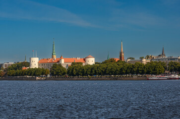 Obraz premium Riga Panorama with Riga Castle – Official Residence of the President of Latvia on the Daugava River