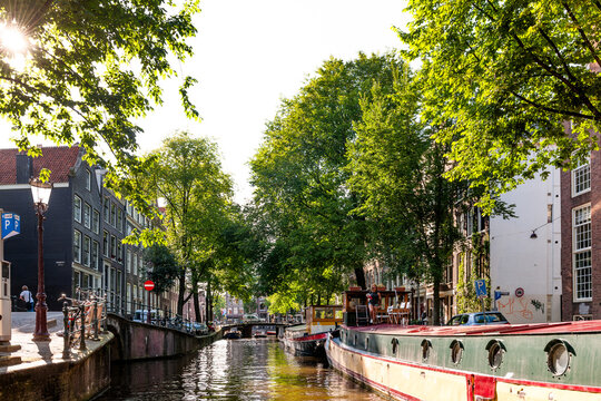 Houseboats on the Raamgracht canal in Amsterdam city center