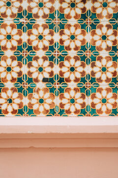 Decorative geometric ceramic tile pattern background