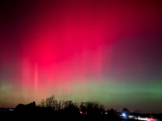Fototapeten Bordeaux rainbow in the night  © ReMorty