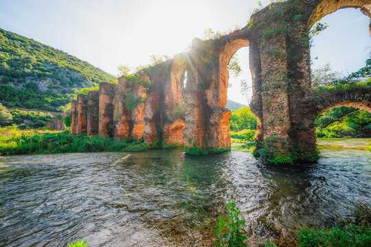 The ancient aqueduct that provided water to Nikopolis.