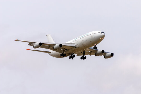 Luqa, Malta - June 12, 2005: Vaso Airlines Ilyushin Il-86 (Reg: RA-86115)on finals for runway 14.