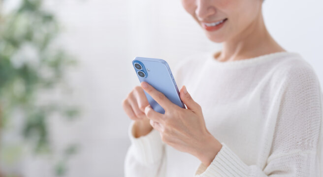 スマホ　女性