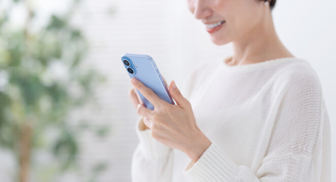 スマホ　女性