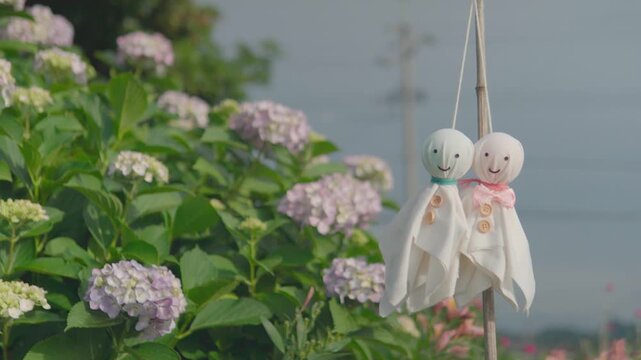紫陽花とてるてる坊主