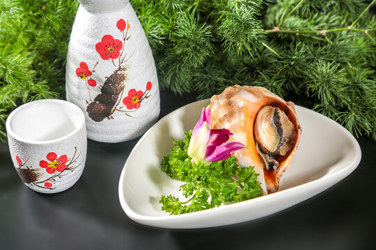 Japanese Style Conch Seafood Dish with Sake Set