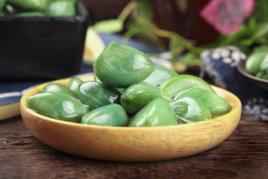 Handmade Laba Garlic Vinegar Soaked Jade Green Bulbs Shandong Jinxiang Traditional Chinese Food