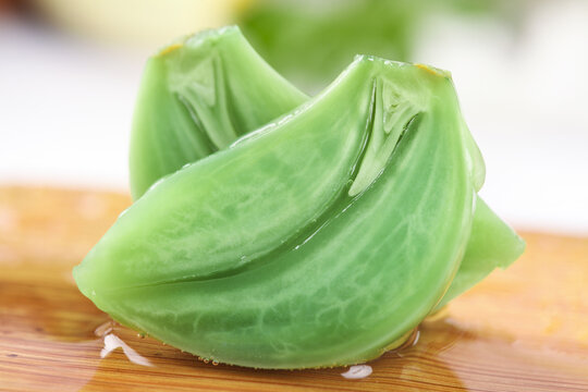 Laba Garlic Slices Shandong Jinxiang Handmade Sweet Sour Chinese Fermented Food Traditional Jade Green