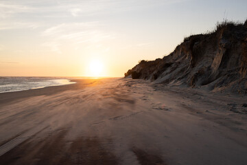 Obraz premium Sunset on the Beach in Ocracoke in the Outer Banks