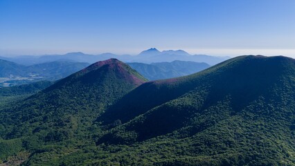 初夏の久住高原 ミヤマキリシマ群生地の空撮風景 © landscape photo