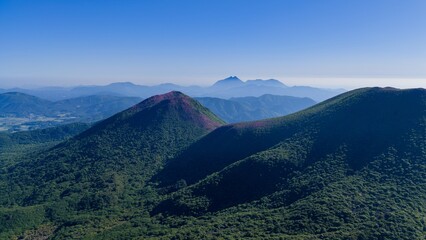 初夏の久住高原 ミヤマキリシマ群生地の空撮風景 © landscape photo