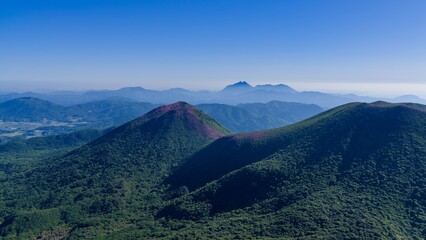 初夏の久住高原 ミヤマキリシマ群生地の空撮風景 © landscape photo