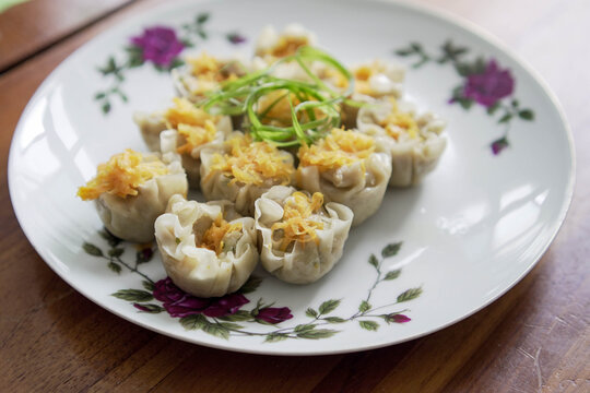 making chinese food on the cooking class