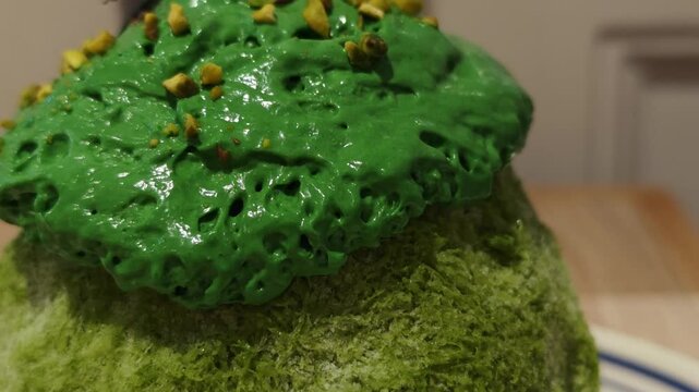 Matcha green tea shaved ice (Bingsu).