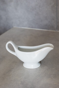 Servir porcelana blanca