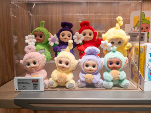 POP MART Teletubbies Say Hello Series Plush Vinyl Figures Display