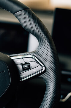 Black Steering Wheel, Steering Wheel, Multimedia Control Buttons, Leather Steering Wheel