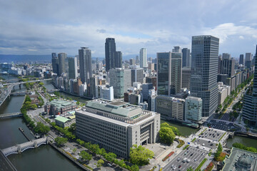 Fototapeta premium お昼の大阪市北区中之島の街並み