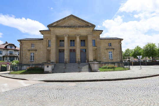 Palais de justice, vue de l'ext&eacute;rieur, ville de Pontarlier, d&eacute;partement du Doubs, France