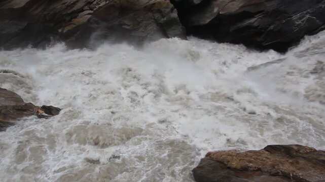 Jinsha river in Tiger Leaping Gorge, Yunnan province, China