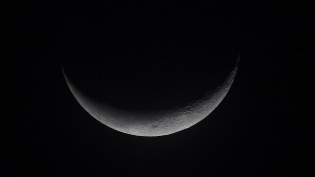 Footage of Waning crescent moon illuminated 9% during dawn