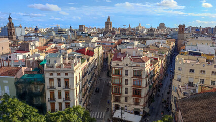 Obraz premium Beautiful panoramic cityscape view of the historic old town buildings and narrow streets in Valencia Spain