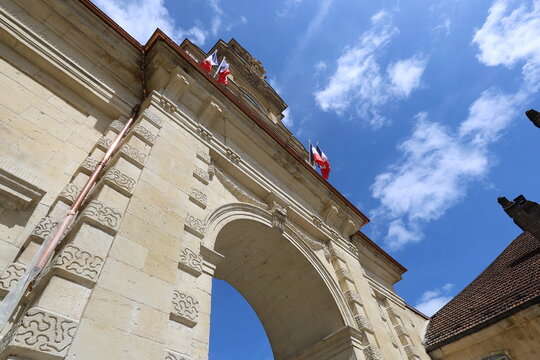 Porte Saint Pierre, porte de ville, ville de Pontarlier, d&eacute;partement du Doubs, France