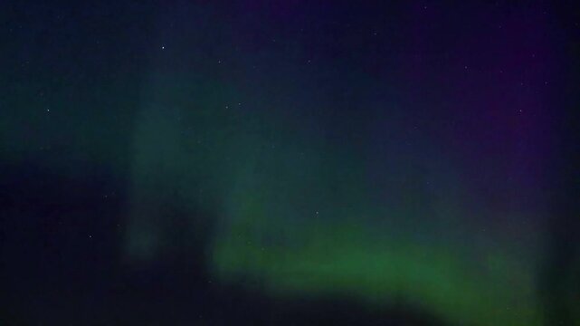Keindahan magis dari fenomena alam menakjubkan Aurora Borealis atau Cahaya Utara.