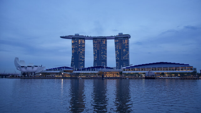 Marina Bay Sands and ArtScience Museum at blue hour in Singapore
